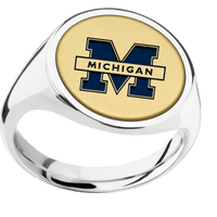 Large Circle signet ring (18mm) in Cobalt Chrome, with a Thin style band, a 14K Yellow Gold inlay and a Michigan Michigan M Banner engraving.