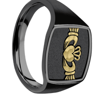 Medium Cushion signet ring (14x14mm) in Zirconium, with a Thin style band, a 14K Yellow Gold inlay and a Claddagh 4 engraving.