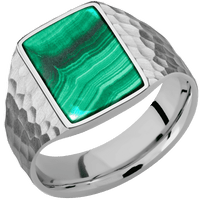 Medium Rectangle signet ring (16x11.5mm) in Titanium, with a Wide style band, a Malachite inlay.