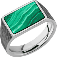 Medium Horizontal Rectangle signet ring (16x11.5mm) in Titanium, with a Wide style band, a Malachite inlay.
