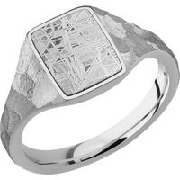 Small Rectangle signet ring (12x9mm) in Titanium, with a Thin style band, a Meteorite inlay.