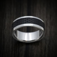 14K Gold and Carbon Fiber Men's Ring with Geometric Pattern