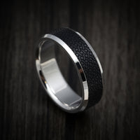 14K Gold and Carbon Fiber Men's Ring with Geometric Pattern