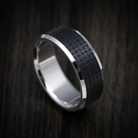 14K Gold and Carbon Fiber Men's Ring with Geometric Pattern