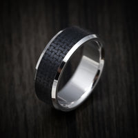 14K Gold and Carbon Fiber Men's Ring with Geometric Pattern