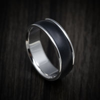 14K Gold and Carbon Fiber Men's Ring with Geometric Pattern