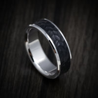14K Gold and Carbon Fiber Men's Ring with Hammer Finish