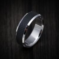 14K Gold and Carbon Fiber Men's Ring with Geometric Pattern