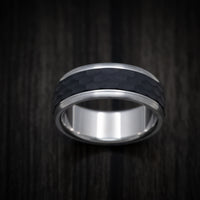 14K Gold and Carbon Fiber Men's Ring with Geometric Pattern