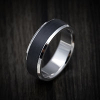14K Gold Men's Ring with Carbon Fiber Inlay