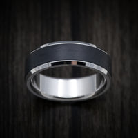 14K Gold Men's Ring with Carbon Fiber Inlay