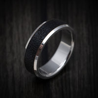 14K Gold and Carbon Fiber Men's Ring with Organic Design Pattern