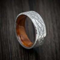 Woodgrain Kuro Damascus Steel Celtic Knot Men's Ring with Wood Sleeve