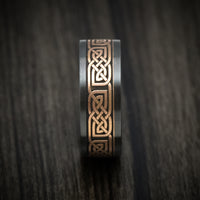 Black Zirconium and Woodgrain Kuro Damascus Steel 14K Gold Celtic Knot Pattern Inlay Men's Ring