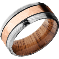 9mm wide Beveled Damascus Steel Ring with Polish Damascus Finish / One 4mm Centered 14k Rose Gold Inlay with Hammer Finish and Dark Grey Cerakote Accents / Koa Sleeve