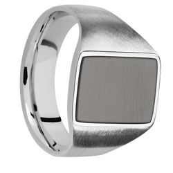 Medium Rectangle signet ring (16x11.5mm) in Palladium Silver, with a Wide style band, a Tantalum Noir inlay.