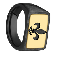 Large Horizontal Rectangle signet ring (20x14.5mm) in Zirconium, with a Wide style band, a 14K Yellow Gold inlay and a Fleur De Lis engraving.