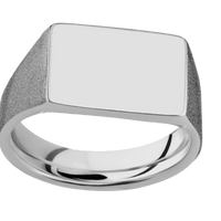 Medium Horizontal Rectangle signet ring (16x11.5mm) in Titanium, with a Wide style band.