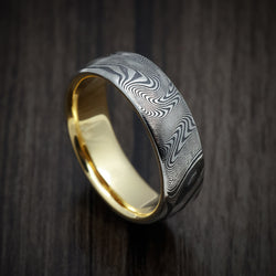 Tightweave Kuro Damascus Steel Men's Ring with 18K Gold Sleeve