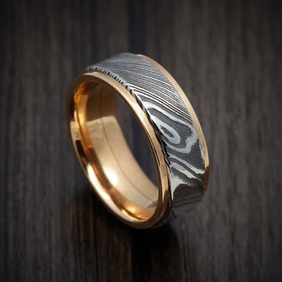 Rose Gold Men's Ring with Woodgrain Kuro Damascus Steel Inlay