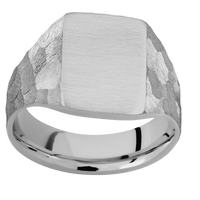 Medium Rectangle signet ring (16x11.5mm) in Titanium, with a Wide style band.