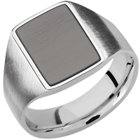 Medium Rectangle signet ring (16x11.5mm) in Palladium Silver, with a Wide style band, a Tantalum Noir inlay.