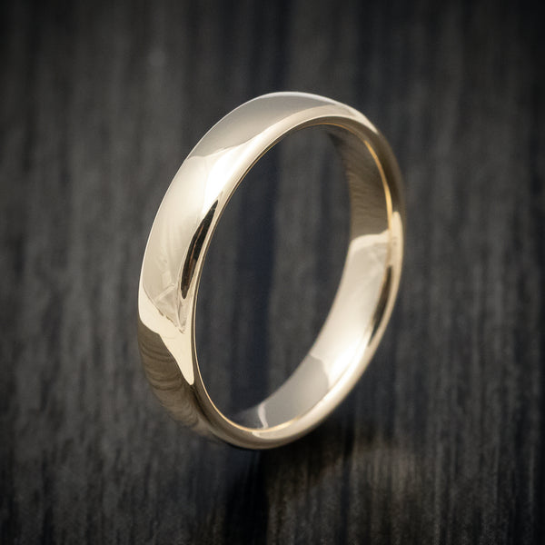 What Hand Do Mens Wedding Rings Go On? - Sandberg Jewelers