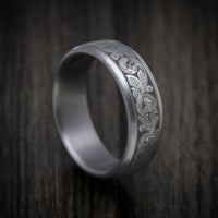Tantalum Men's Ring with Script Style Pattern