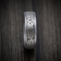 Tantalum Men's Ring with Script Style Pattern