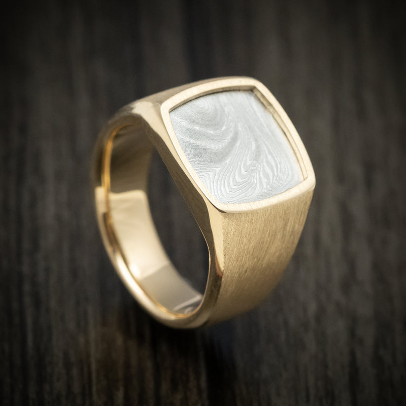 Men's Rectangular Signet Ring in 10K Yellow Gold – Ann-Louise Jewellers