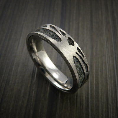 Titanium Spinner Tree Ring with Textured Background