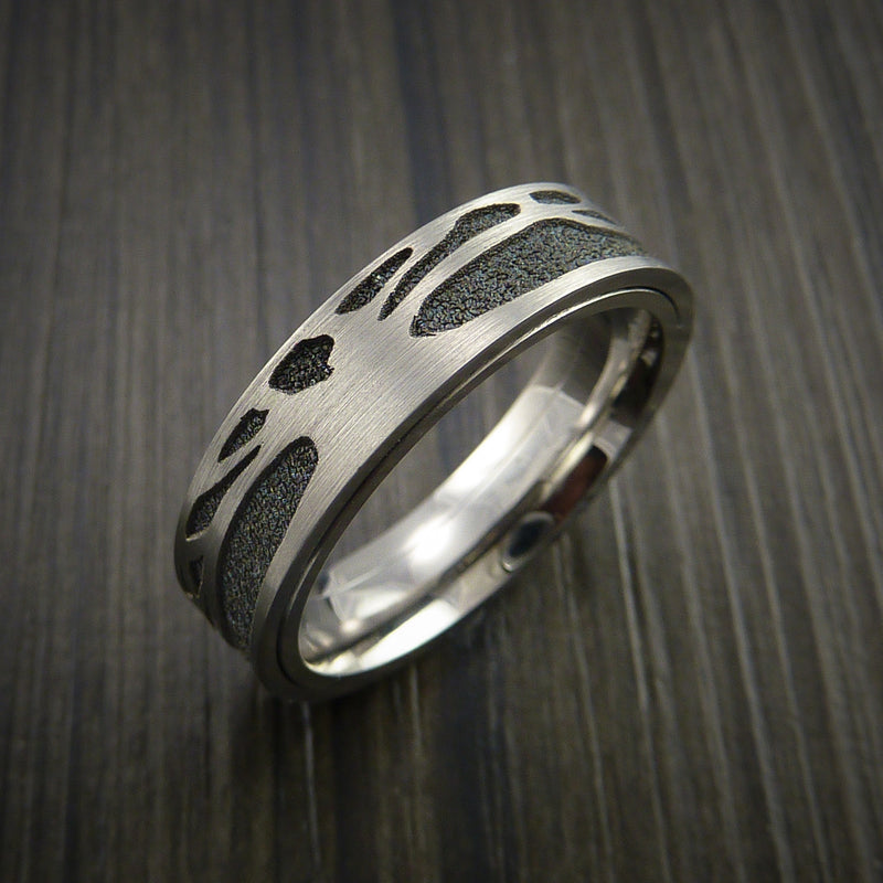 Titanium Spinner Tree Ring with Textured Background